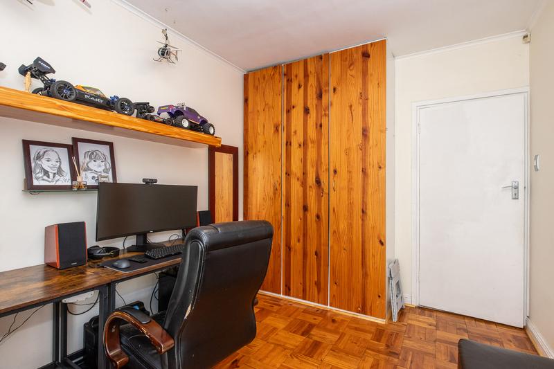 5 Bedroom Property for Sale in Meadowridge Western Cape